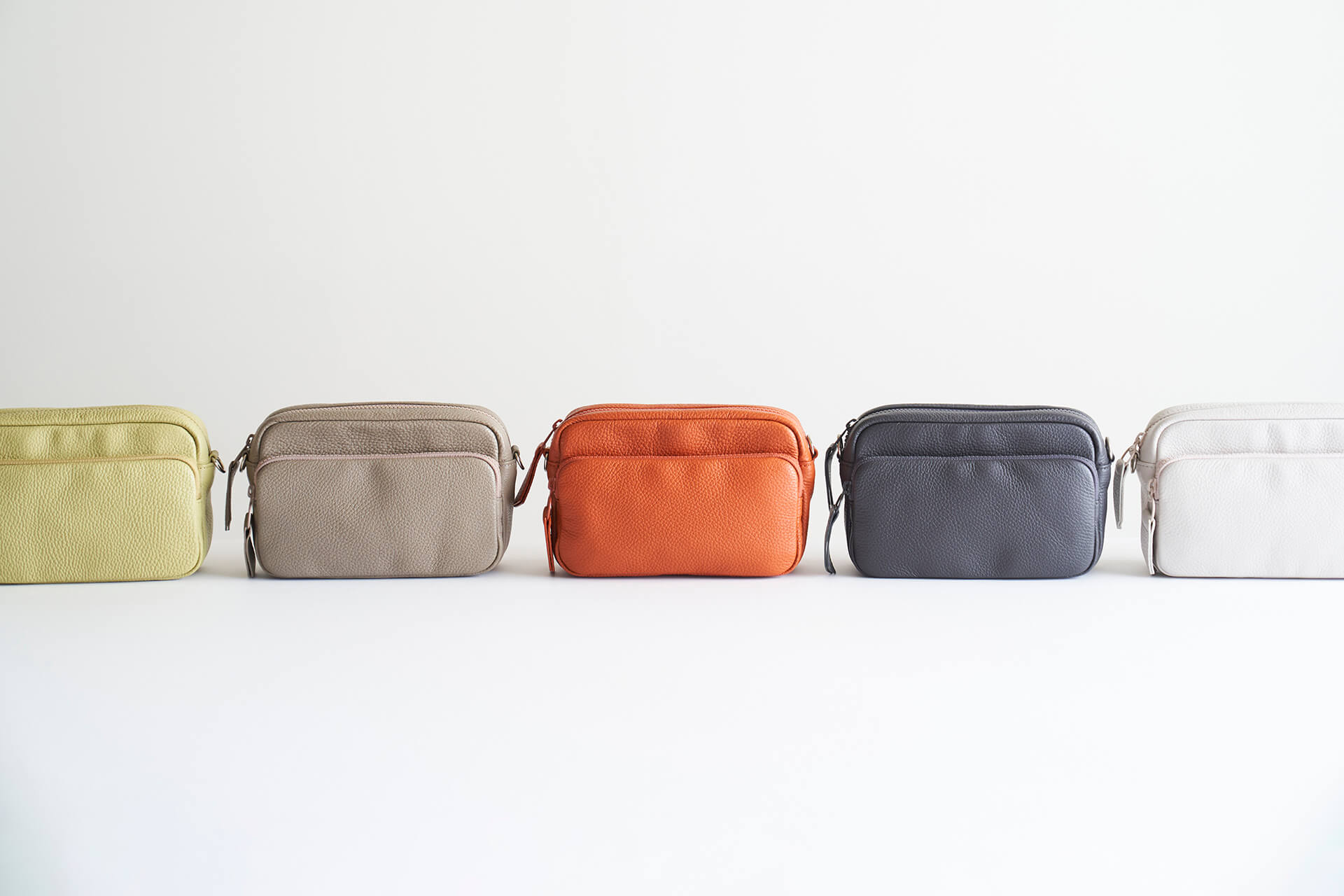 イッテンイッテン | 女性ゴコロをくすぐるカラフルでポップなカラー