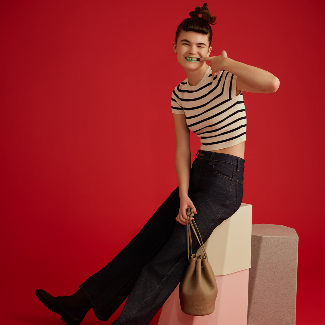 レザリ＞エンボスレザー巾着ミニバッグ/トープ | テーーマ teema