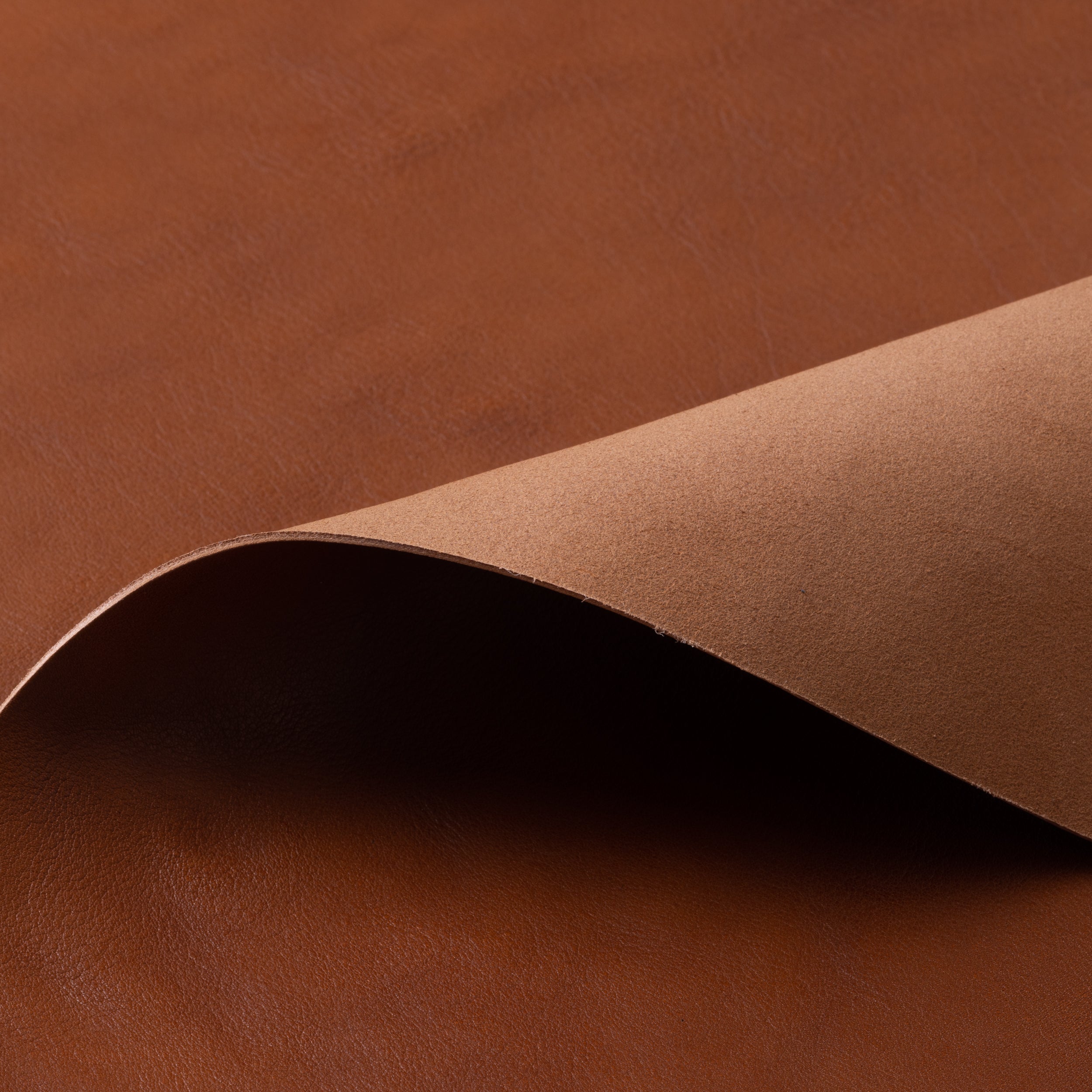 タンニン鞣しブラック165ds　A263 : Harvestmart レザークラフト 革 牛革 ヌメ革 本革 シュリンク 植物 タンニンなめし レザー 2.3mm厚  ブラック6ds(2枚セット) : ホビー