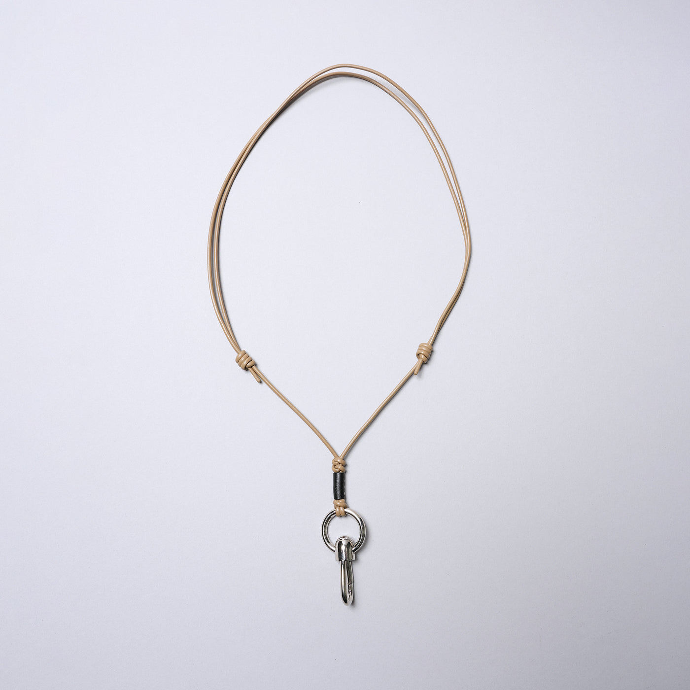 <SENTI FLATTER THE SENSES> Multi Leather Strap (Carabiner) / Black