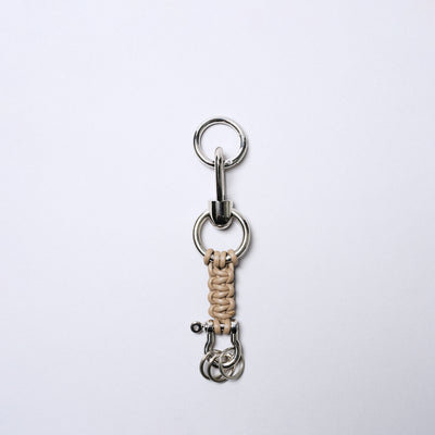 <SENTI FLATTER THE SENSES> Leather Blade Key Chain / Ivory