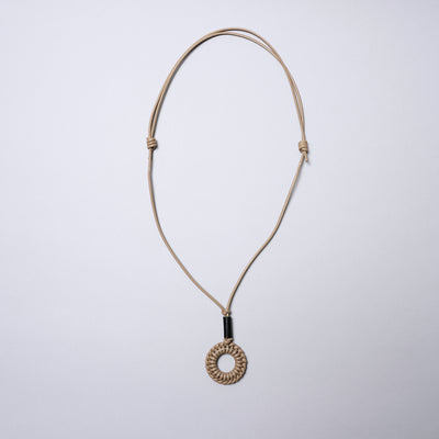 <SENTI FLATTER THE SENSES> Leather Blade Circle Long Necklace / Camel