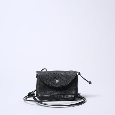 <SENTI FLATTER THE SENSES> Shrink Leather Neck Wallet / Ivory x Black