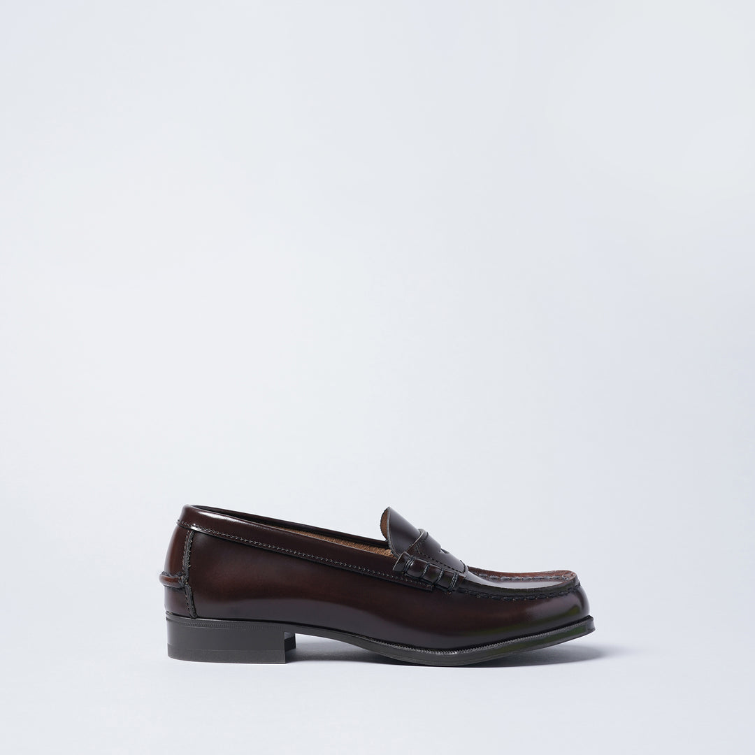 はるた  HARUTA . . lady's kilt tassel loafers . . no. #313 color