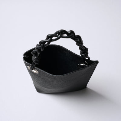 <SENTI FLATTER THE SENSES> Shrink Leather Chain Handle Mini Bag / Black x Ivory