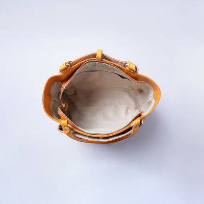 <kissora> Amare Tote Bag / Camel