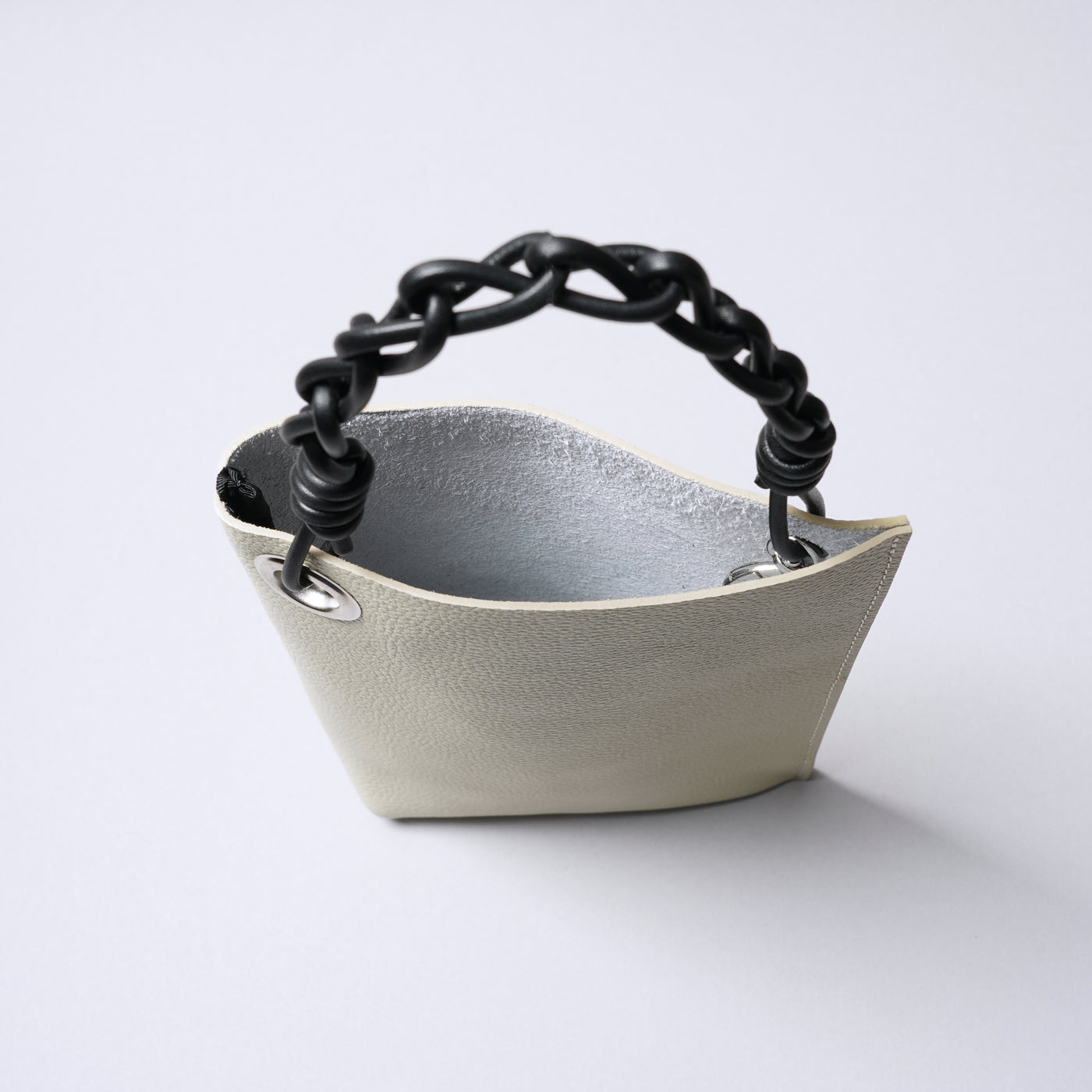 ＜センティ フラター ザ センシーズ＞シュリンクレザー チェーンハンドルミニバッグ/ブラック