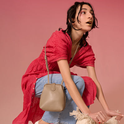 ＜アトリエヌウ＞ parcel mist ダレスポシェット/グレージュ