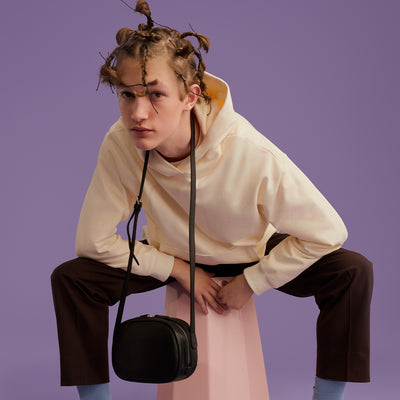 ＜ヴィアドアン＞ジルダ横長ミニショルダーバッグ/ブラック