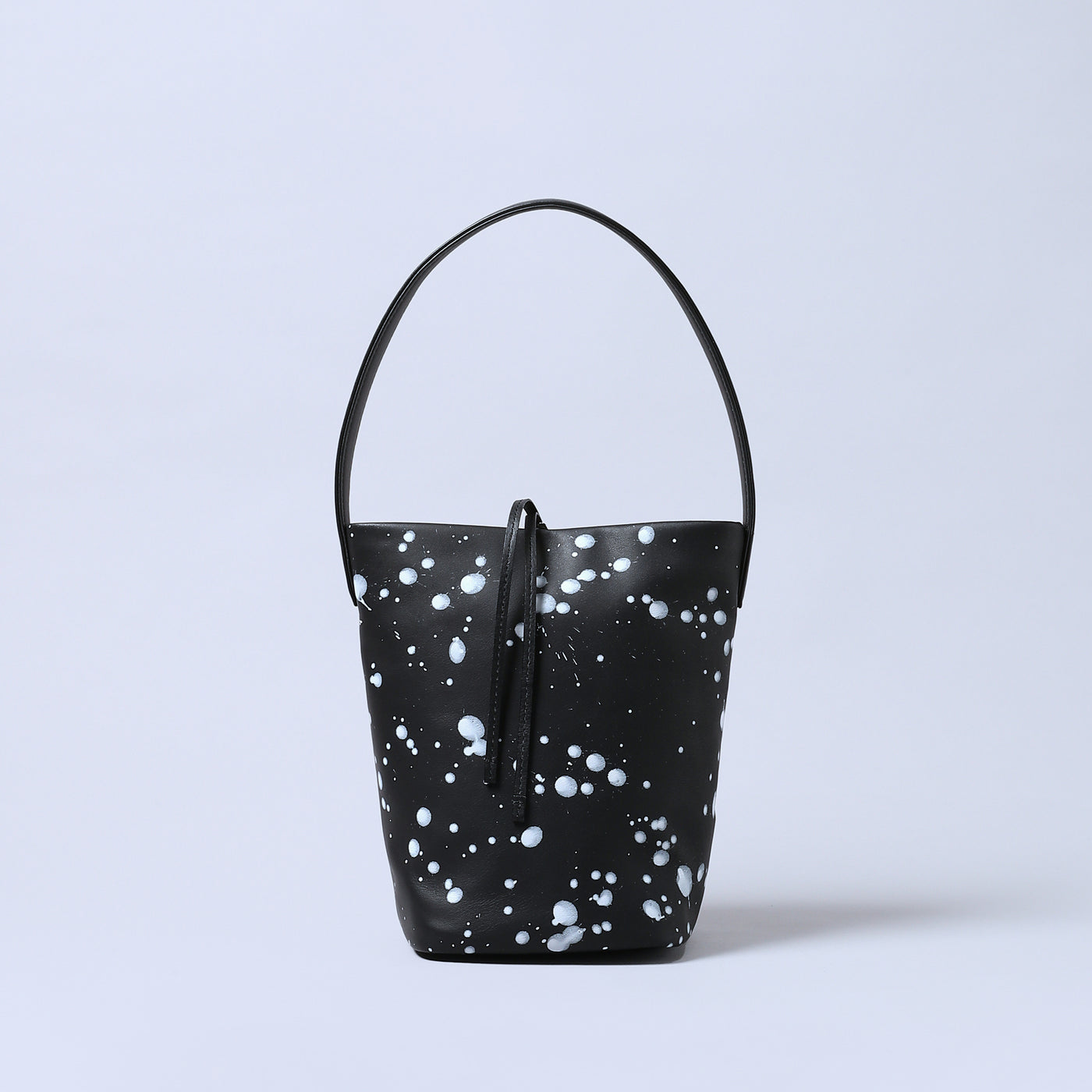 ＜エスティーヌ＞パルスシリーズ レザーペイントハンドバッグ/ブラック