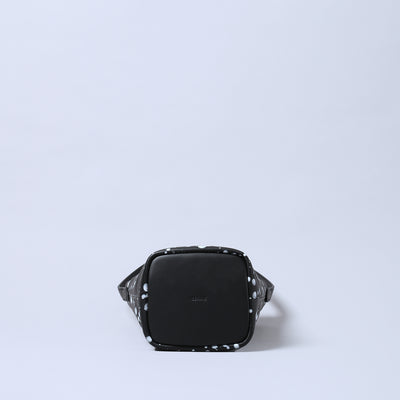 ＜エスティーヌ＞パルスシリーズ レザーペイントハンドバッグ/ブラック