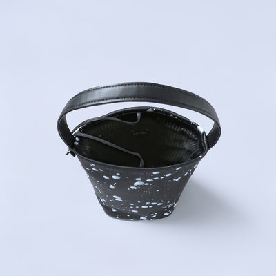 ＜エスティーヌ＞パルスシリーズ レザーペイントハンドバッグ/ブラック