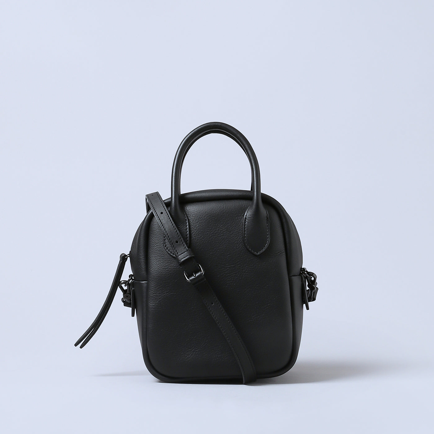 ＜エスティーヌ＞ミニュラシリーズ レザー2WAYスクエアバッグ/ブラック