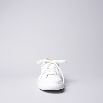 <IUI> Lace-up Sneaker / White