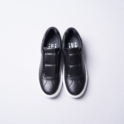 <IUI> Elastic Sneaker / Black