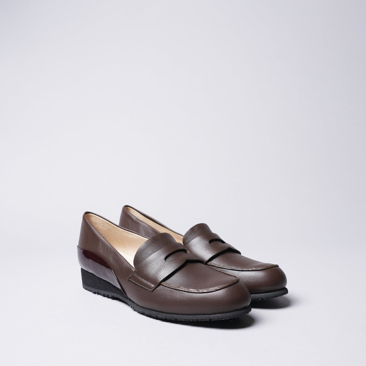 <IUI> Loafer / Grey x White