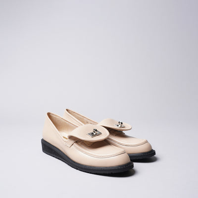 <IUI> Loafer with Buckle Detail / Beige