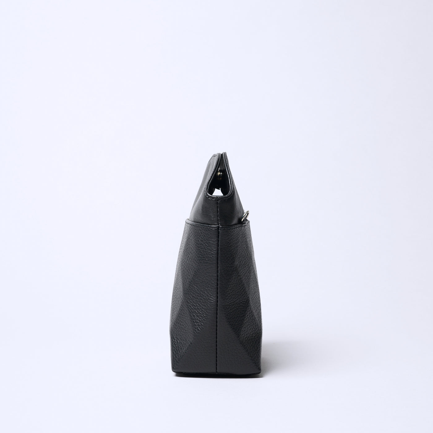 ＜コルミオ＞【VALO】02 POCHETTE/ブラック×ブラック