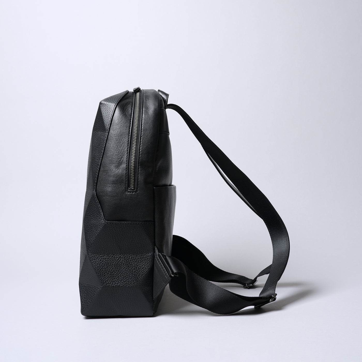 <Kolmio> [VALO] 06 RUCKSACK / Black x Black