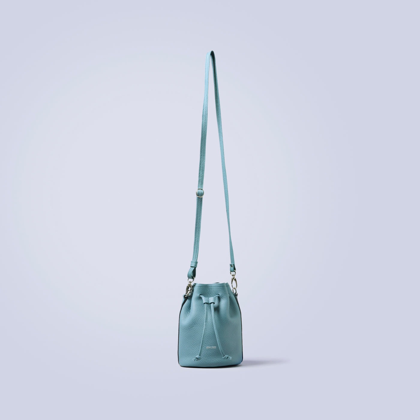 ＜LEZALI＞壓花迷你抽繩肩背包/金色