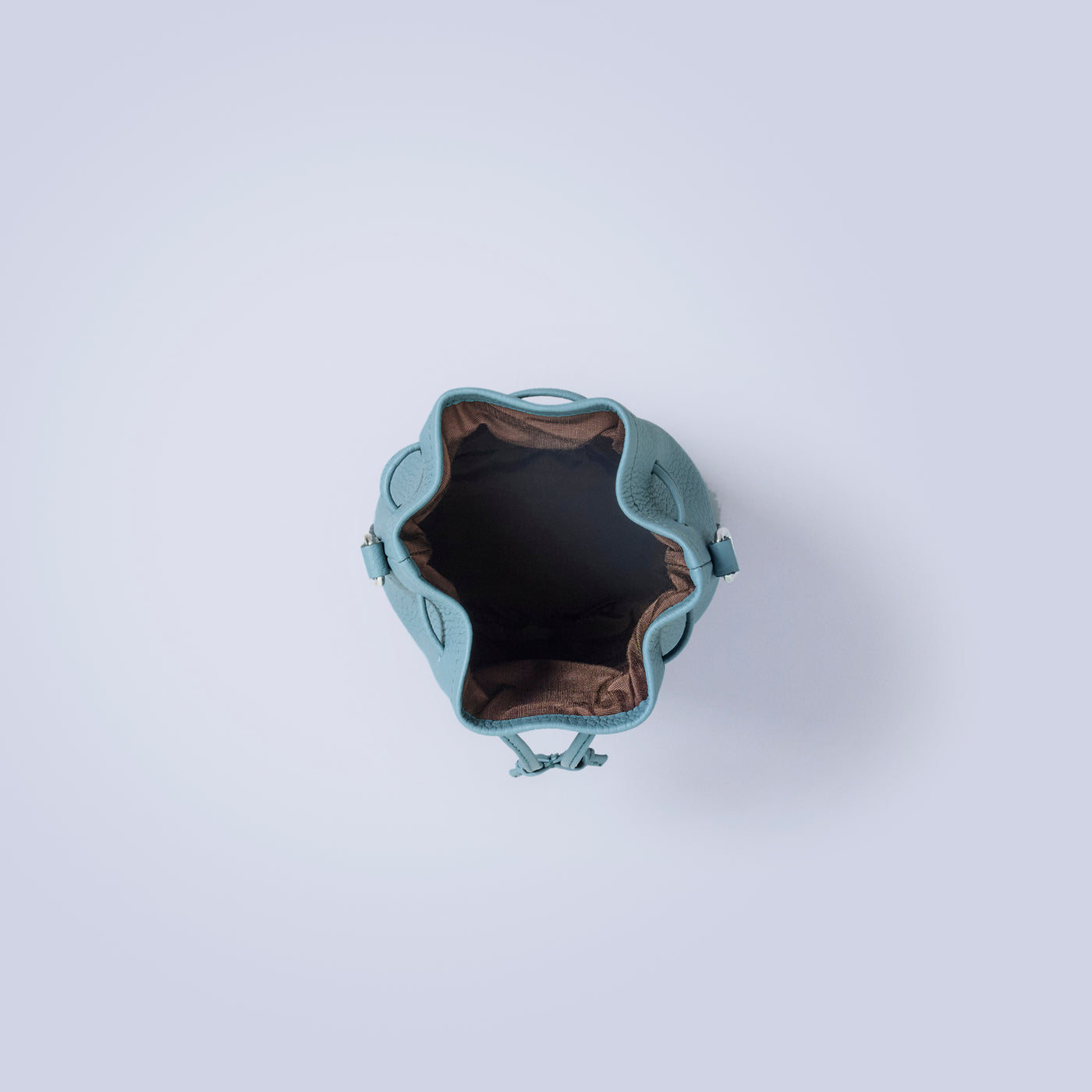 ＜LEZALI＞壓花迷你抽繩肩背包/金色