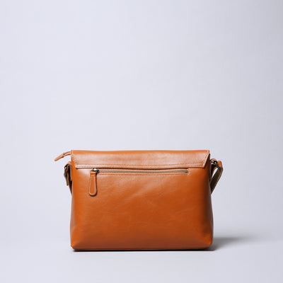 ＜レッセフェール＞ヴォルフ ショルダーバッグ/キャメル