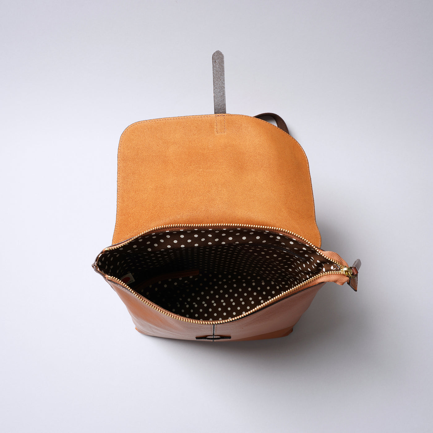 ＜レッセフェール＞サーチ ヌメ革コンビ リュック/キャメル