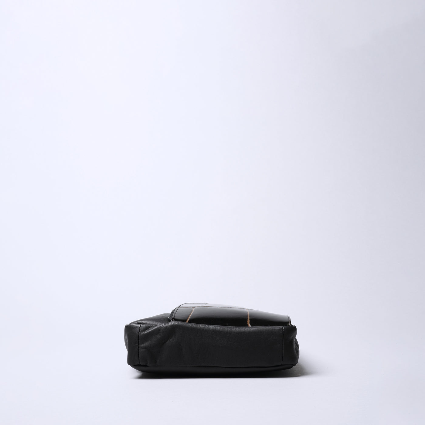 ＜リアルマインド ブラックレーベル＞アポロン 縦型ショルダーバッグ/ブラック