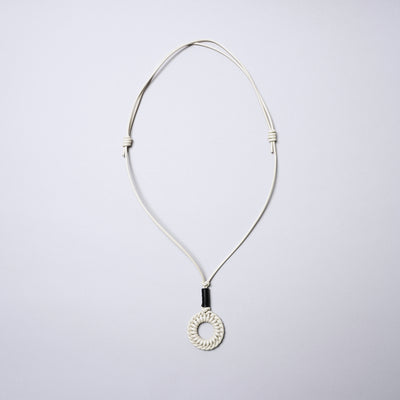 <SENTI FLATTER THE SENSES> Leather Blade Circle Long Necklace / Camel