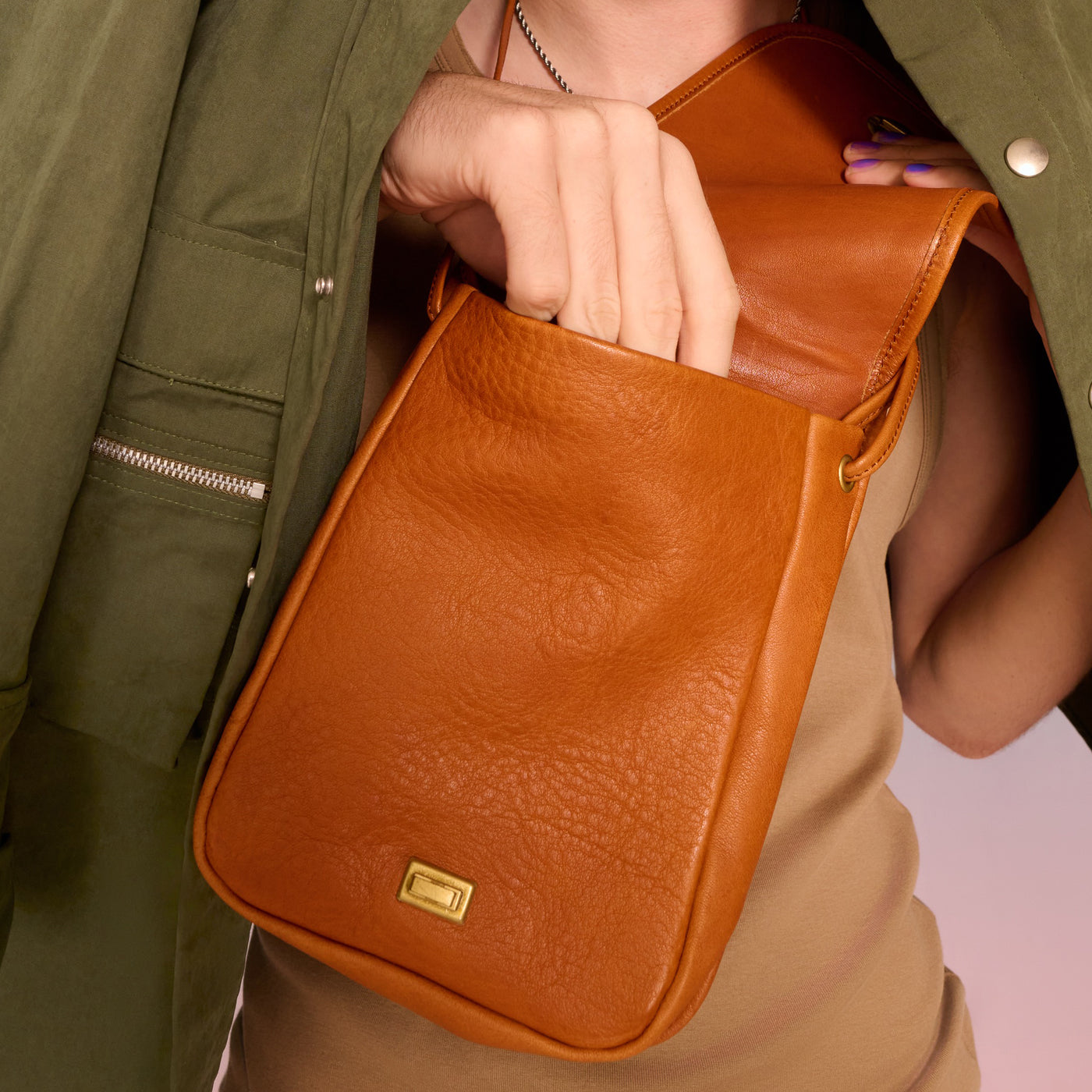 <SLOW> Shoulder bag / brown