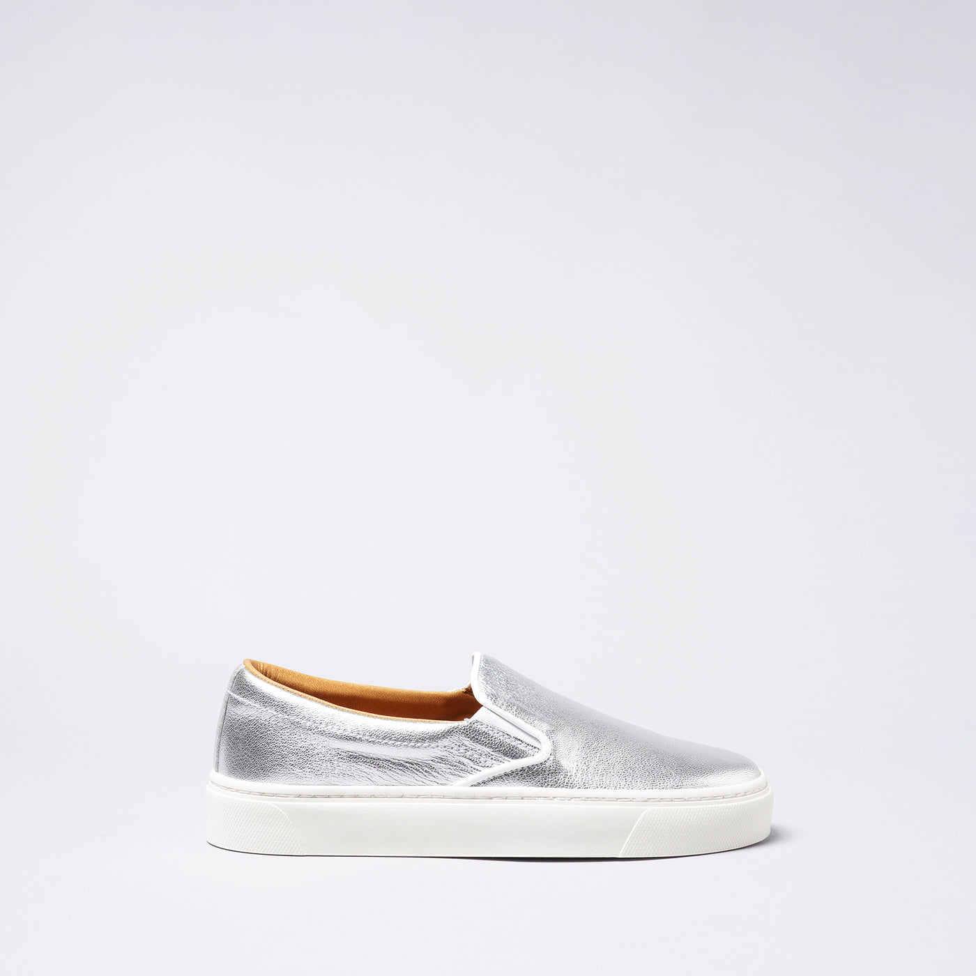 <TOSS> Lance Slip On Leather Sneakers / Silver