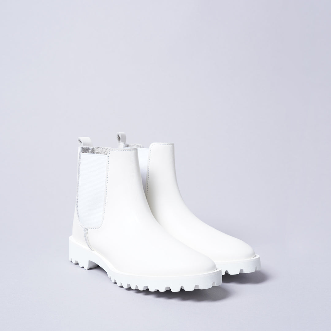 Chelsea Boots White テーーマ teema
