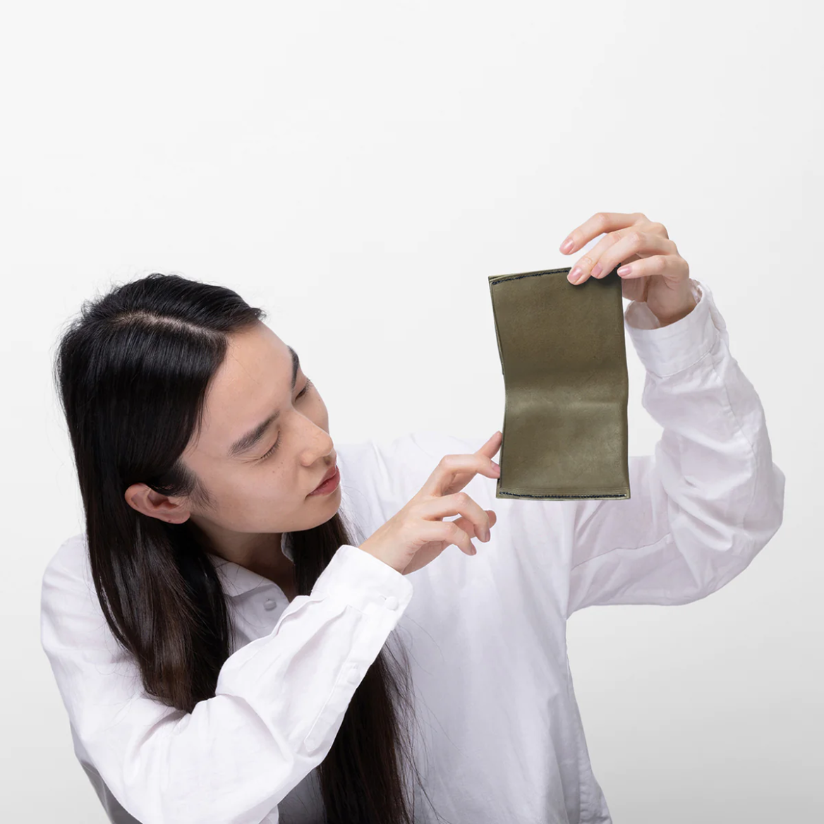 ＜M ripple customized folded wallet, grayish