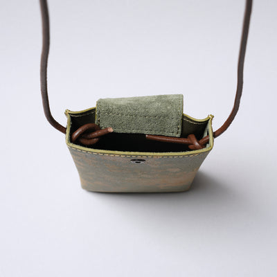 ＜ケウ＞スキニーケース S（7.5inch）/真鍮錆