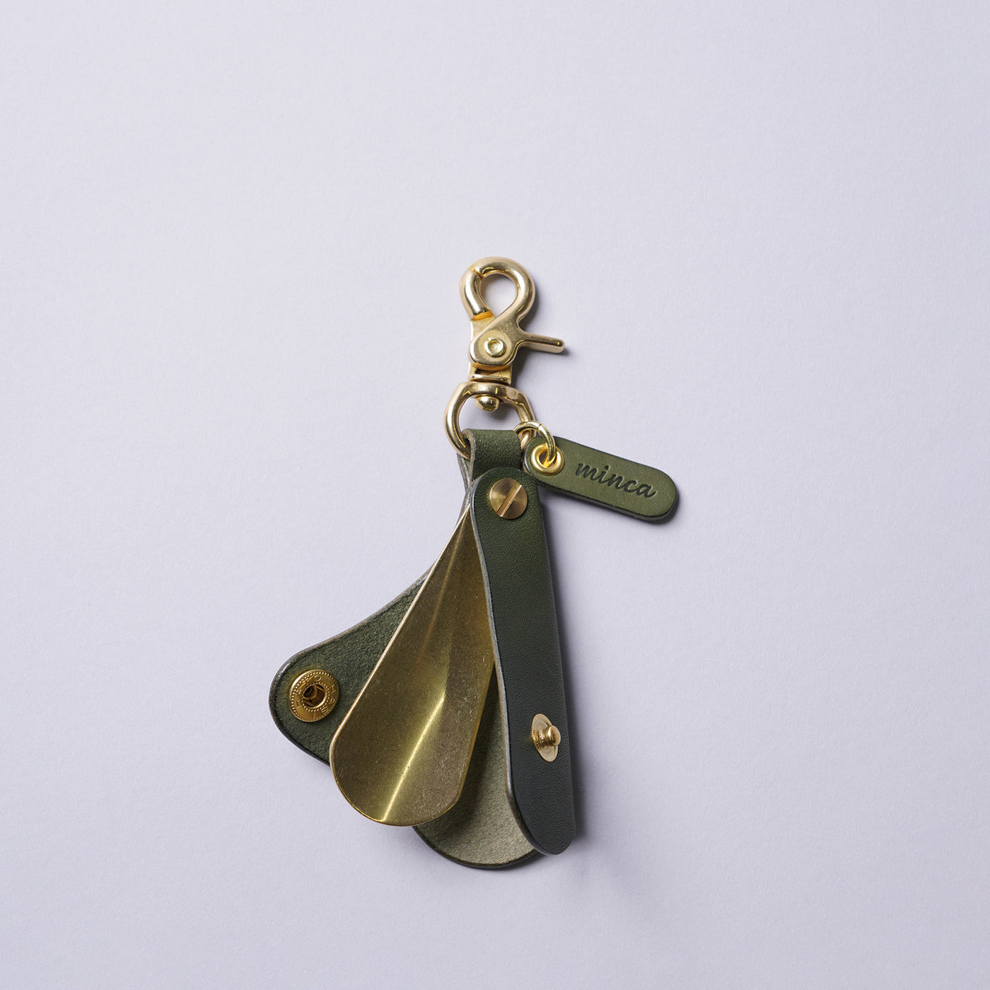 <minca> Brass Shoehorn Key Holder / Tan