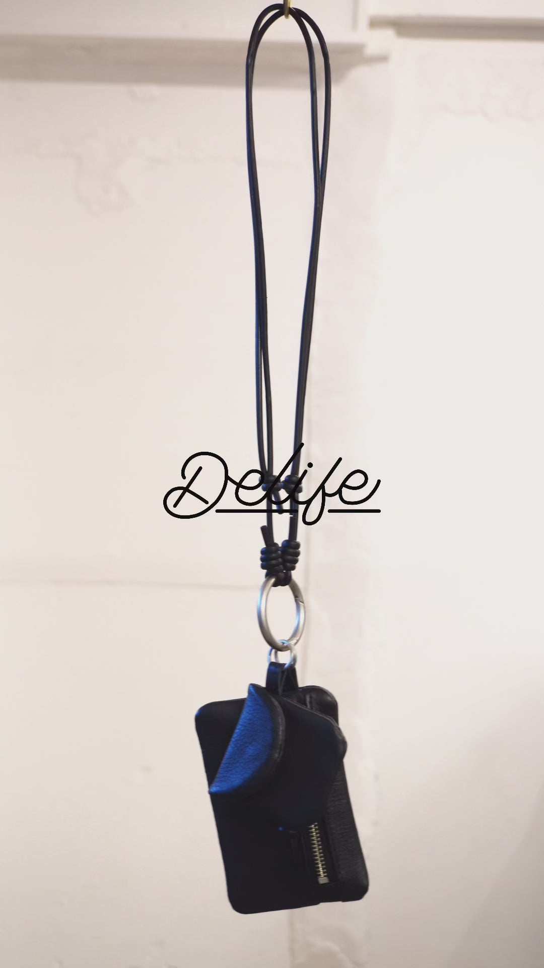 デライフ＞Multistrap&pouch/ブラック | テーーマ teema