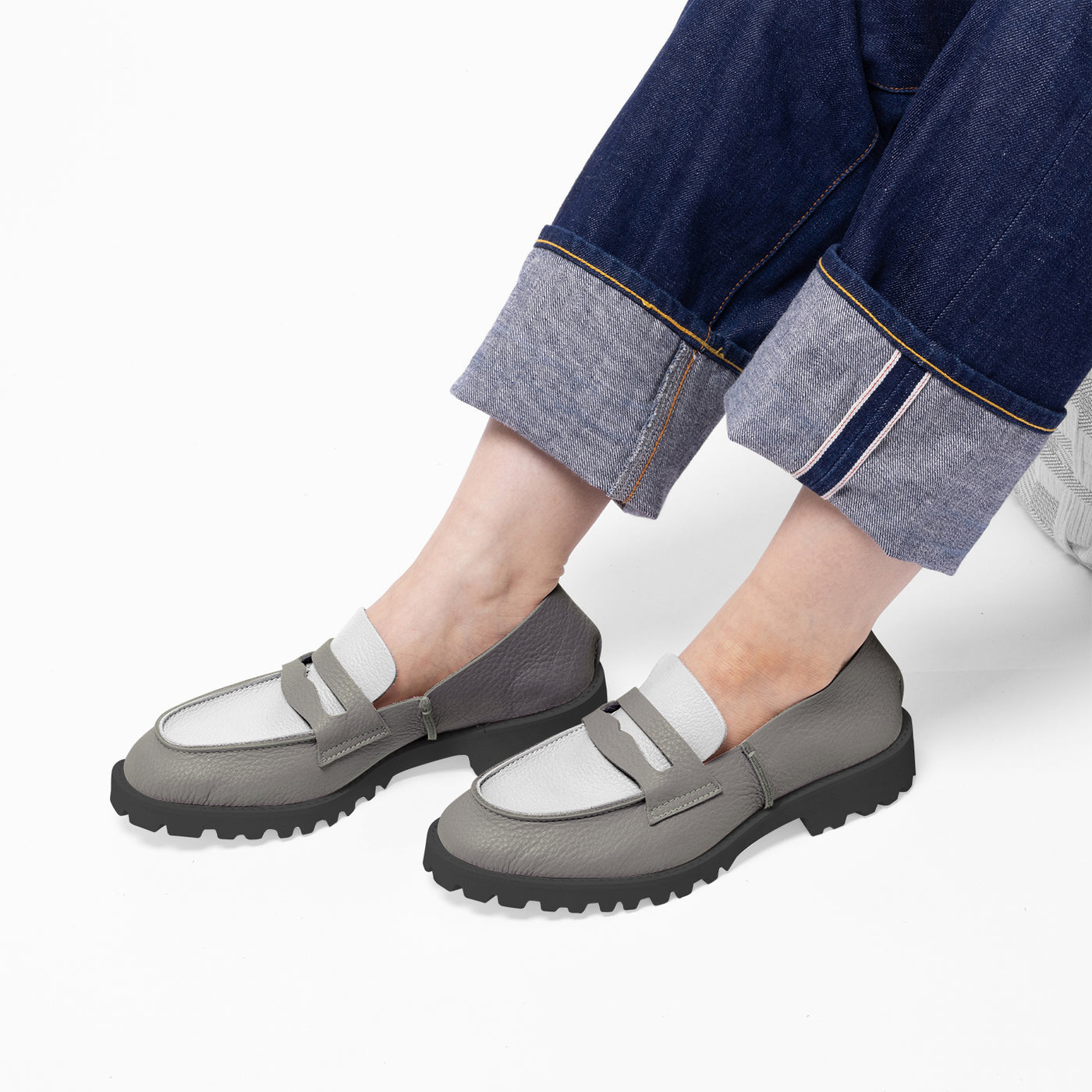 <YuDot> Customized loafers