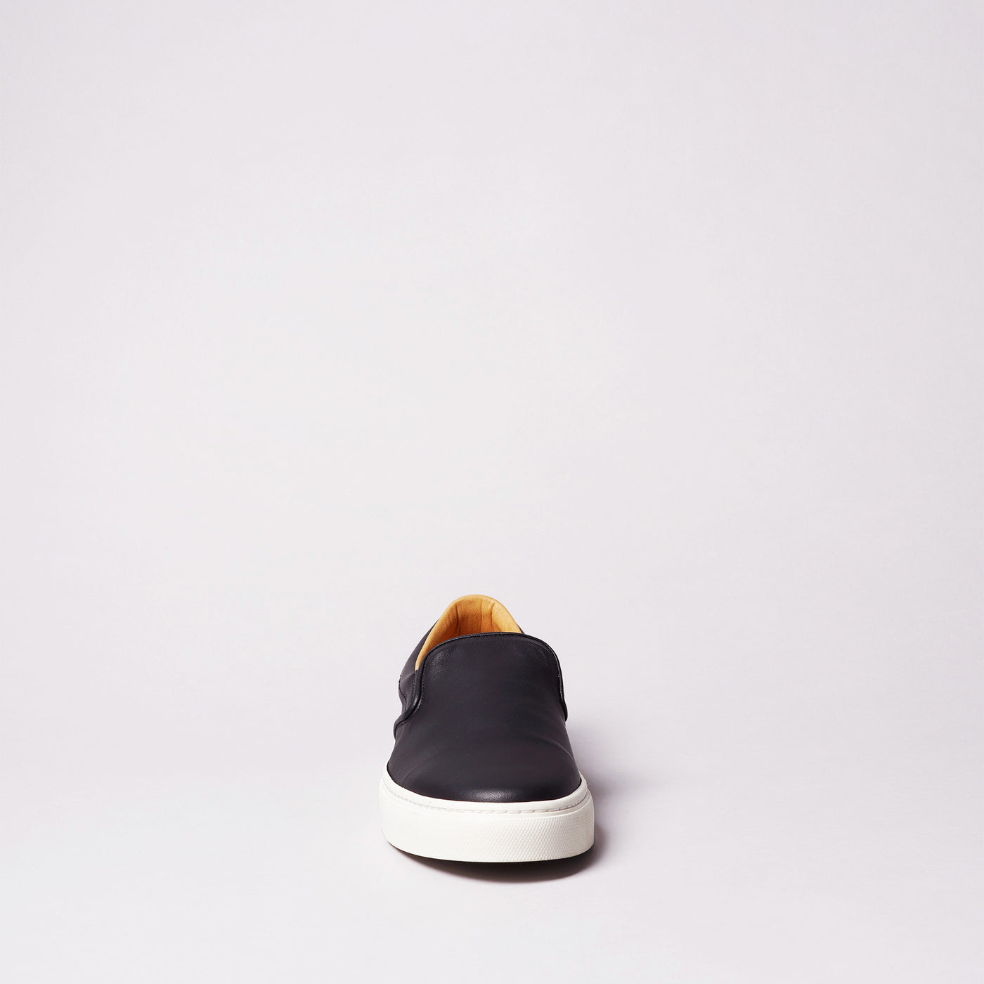 <TOSS> Lance Lance Slip-on Leather Sneaker / Black